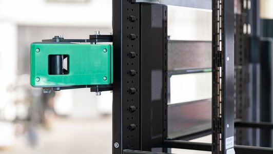 Lösung zur Aufnahmen von Server Racks von DS Automotion